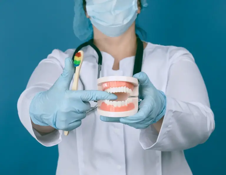 Protetyka bez tajemnic – jak wyglada proces odbudowy usmiechu